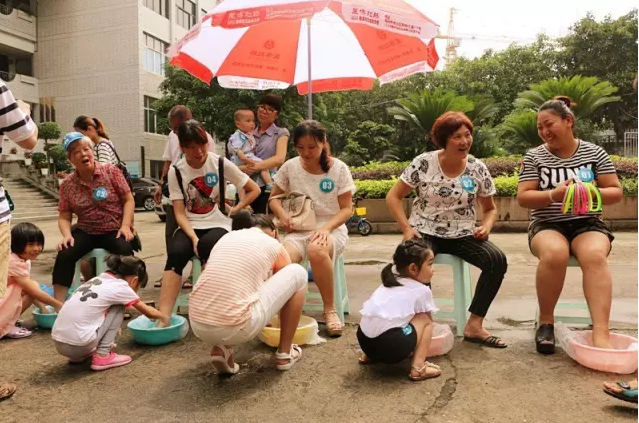 幸福家庭健康行—福州医博肛肠医院走进先锋村举办社区趣味运动会